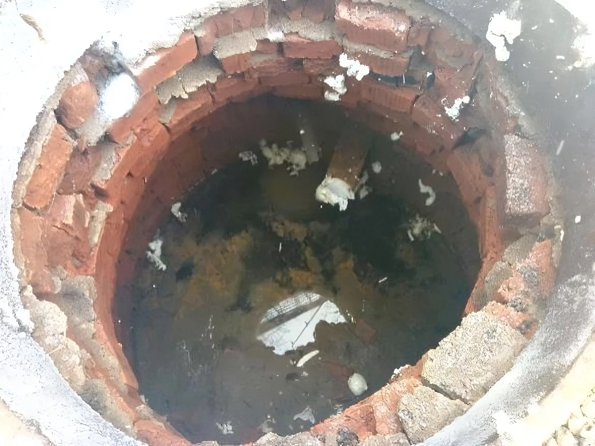 Засор системы канализации монтажной пеной