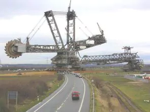 Самая огромная землеройная машина в мире
